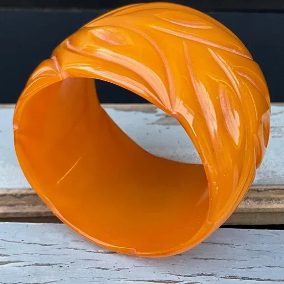 Marion Godart Paris Tangerine Wide Floral Carved Acrylic Bangle Bracelet - Picture 5 of 11